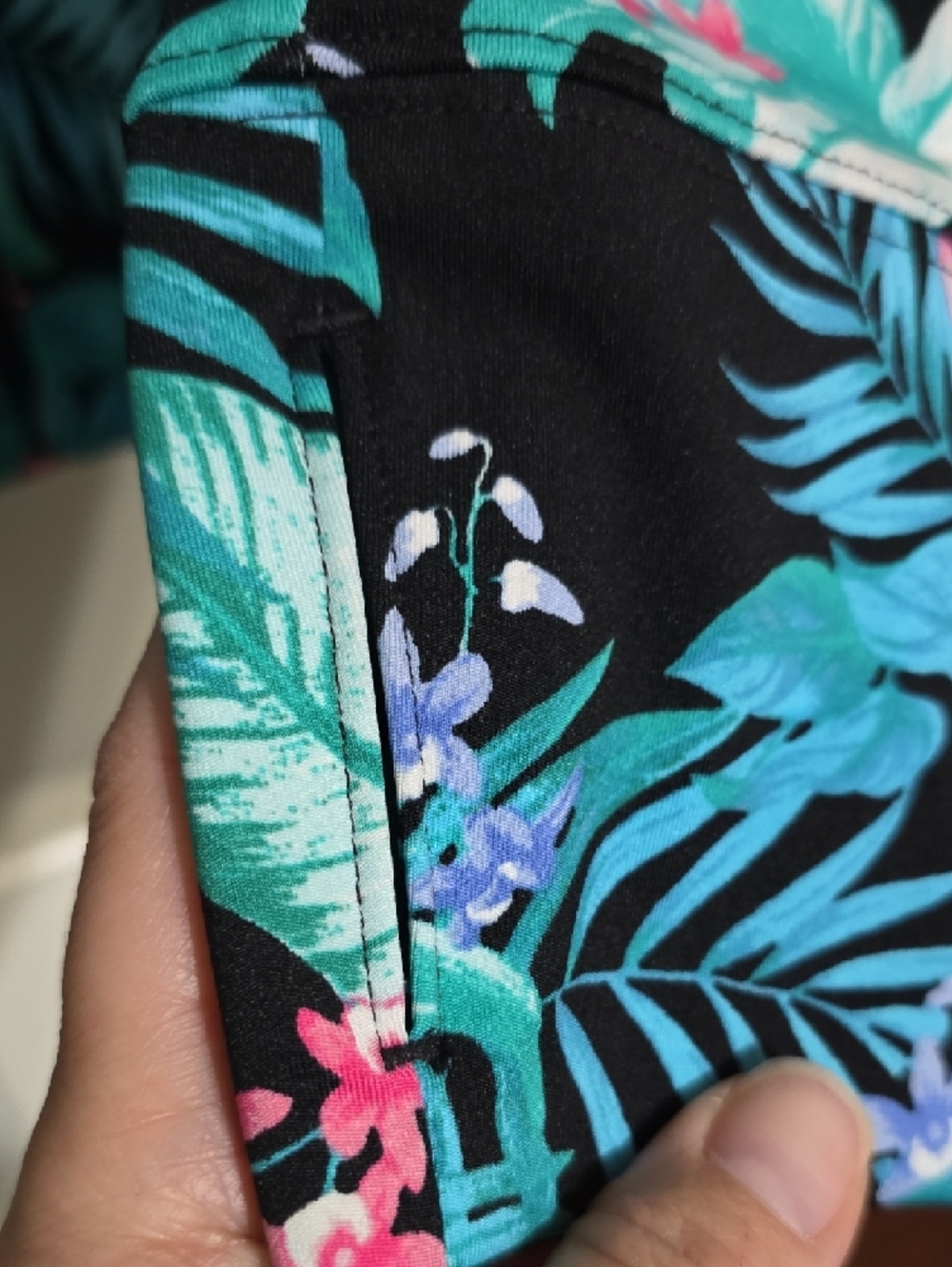 Tommy Bahama Black Tropical Floral Zip-Front Long Sleeve Top - Picture 2 of 7